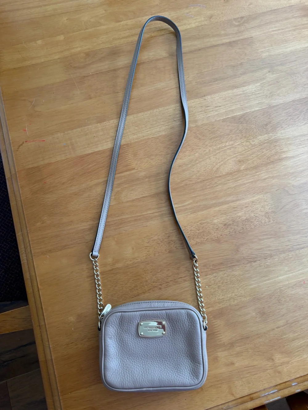 Authentic Michael Kors Jetset Camera bag. Pebbled Leather. Like new.